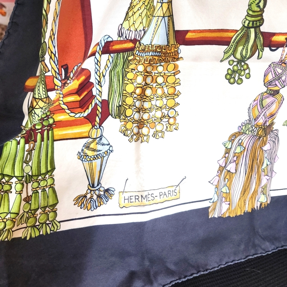 GUC Hermes vintage silk scarf